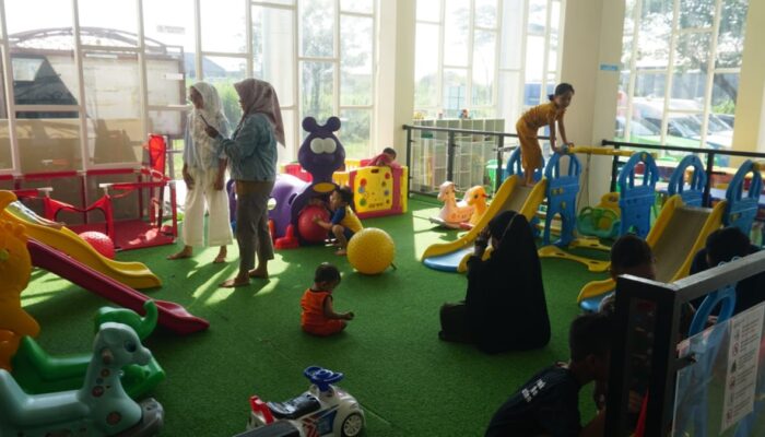 Dari Buku Hingga Playground: Pesona Perpusda Pekalongan Selama Liburan Sekolah