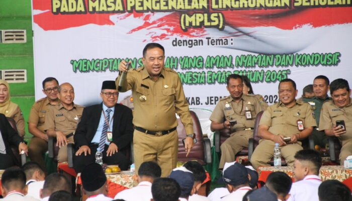 Pj Bupati Jepara Motivasi Siswa Baru: Siapkan Diri Menuju Generasi Emas 2045
