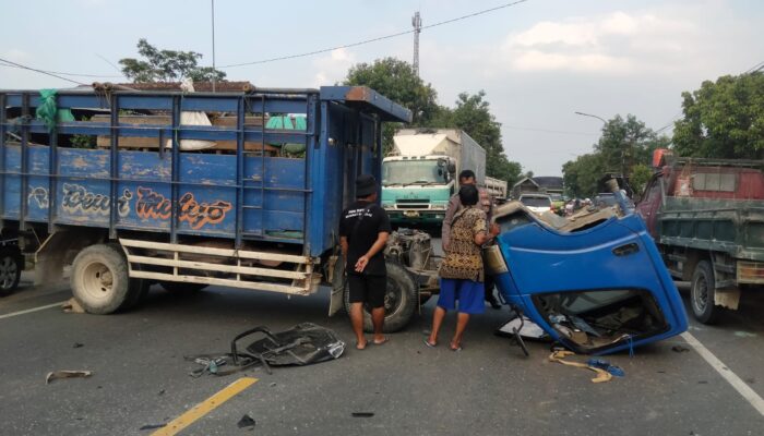 Kecelakaan di Blora: Truk Mundur Hantam Isuzu Panther