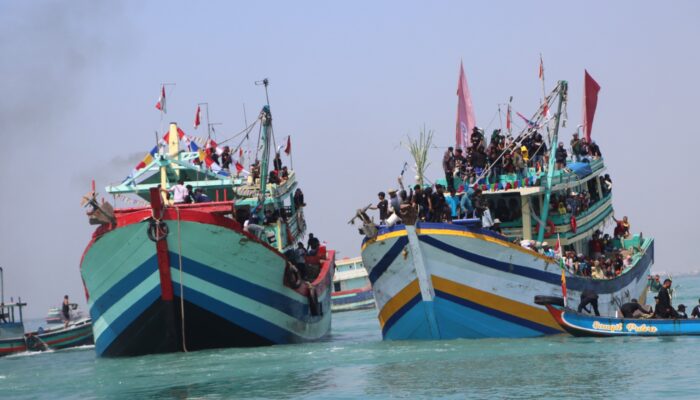 Tradisi Sedekah Laut Tegal: Syukur dan Keselamatan Nelayan dalam Ritual Larung Sesaji