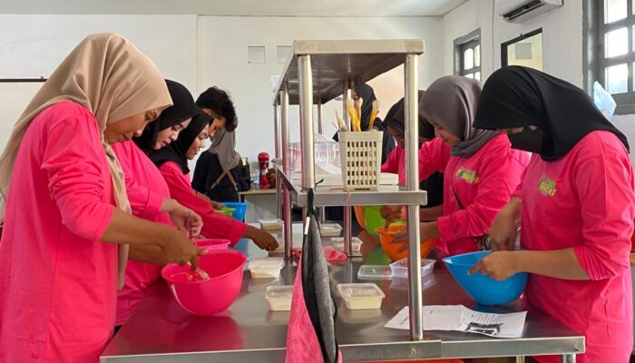 Peluang Usaha Menjanjikan: Pelatihan Kue dan Hantaran Gratis untuk Warga Pekalongan