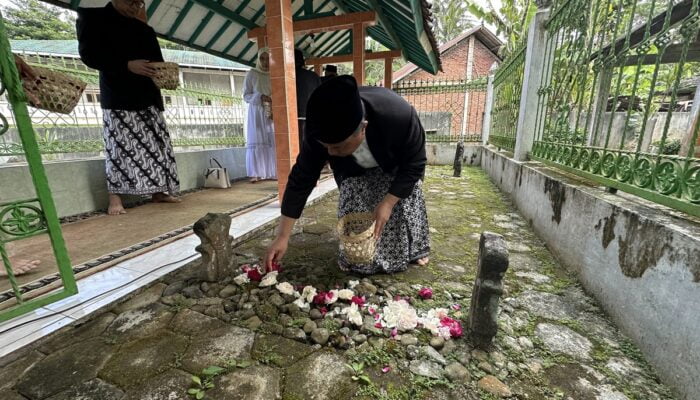 Mengenang Pendiri Wonosobo: Wakil Bupati Blora Ziarah ke Makam K.H. Asmorosufi