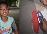Bocah SD Jualan Sepatu Hingga Malam: Kisah Perjuangan Adrian Viral
