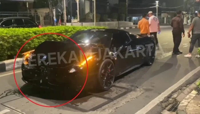 Viral 2 Mobil Mewah Senilai Puluhan Miliar Kecelakaan