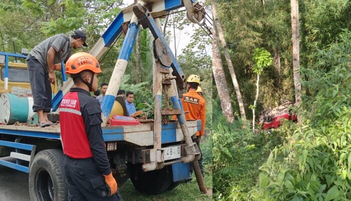 Suzuki Carry Terjun ke Jurang di Wonosobo