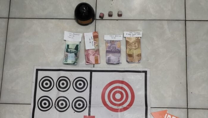 2 Penjudi Dadu Kopyok di Pati Ditangkap: Uang Tunai Rp 735 Ribu Disita