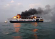 Kapal Kirana I Terbakar saat Berlabuh di Tanjung Emas Semarang, 35 Korban Dievakuasi