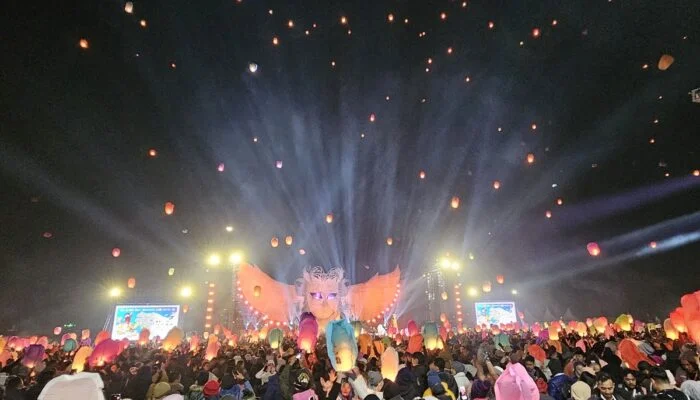 Ribuan Lampion Terangi Langit Dieng: Kemeriahan DCF 2024 di Candi Arjuna