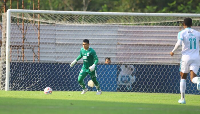 Comeback Adi Satryo: Kiper Andalan PSIS Siap Perkuat Tim Lawan Persija