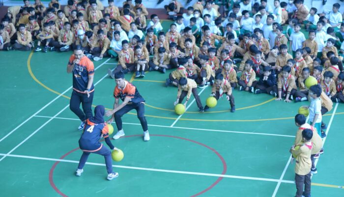 Road to School: Humble Basketball Kenalkan Basket pada 529 Siswa Solo