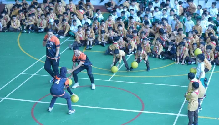 Road to School: Humble Basketball Kenalkan Basket pada 529 Siswa Solo