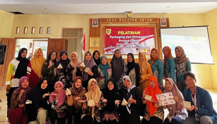 Bungkus Nasi Lebih Sehat, Mahasiswa KKN Undip Ajarkan Ergonomi ke UMKM Wonogiri