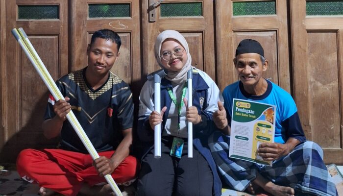 Inovasi Tongkat Ajaib: Mahasiswa Undip Bantu Peternak Ukur Bobot Sapi di Desa Jagoan