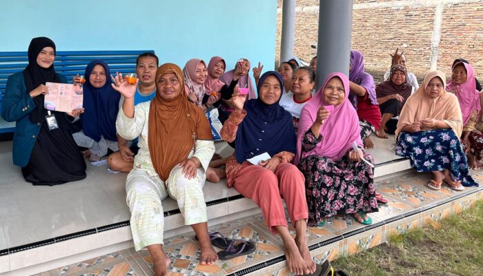 Mahasiswa KKN Undip Sulap Minyak Jelantah Jadi Lilin Aromaterapi, Ibu-ibu Antusias!