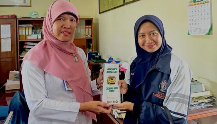 Saatnya Desa Munggur Go Internasional: Mahasiswa KKN Undip Promosikan Produk Lokal Melalui Leaflet Bilingual