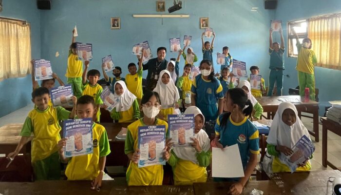 Mulai dari Sekolah: Mahasiswa KKN Undip Bangun Karakter Anti-Korupsi