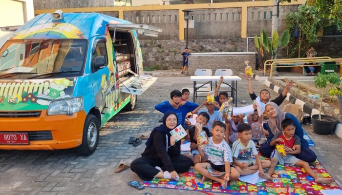 Mimpi Jadi Nyata: Anak-Anak Rusunawa Asyik Belajar Bahasa Inggris Bersama KKN Undip