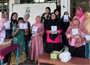 Buku Menu Jadi Senjata Lawan Diabetes dan Hipertensi, Lansia Desa Sumber Kini Lebih Ceria