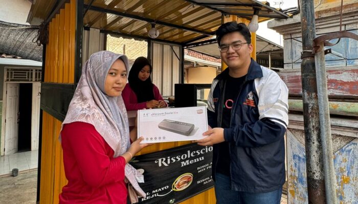 Door to Door, KKN Undip Ajarkan UMKM Kepatihan Teknologi Modern Bikin Produk Lebih Awet