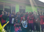 KKN Undip Bawa Desa Tlingsing ke Era Digital, Aduan Warga Bisa Lewat WhatsApp Business