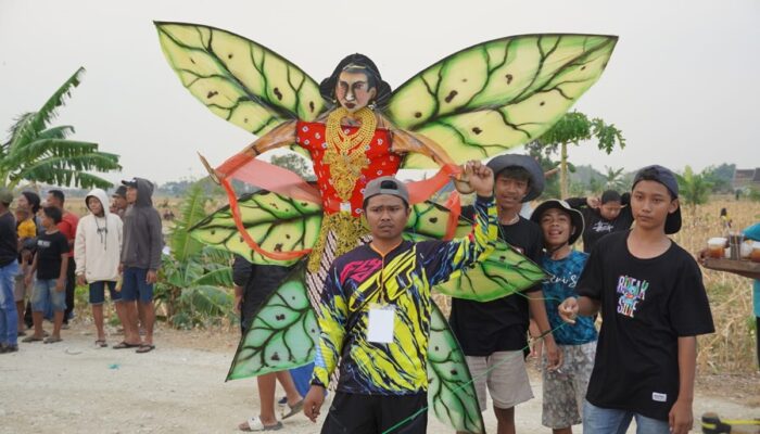 Layang-layang Unik Hiasi Langit Blora, Dari Gerobak Bakso hingga Barongan