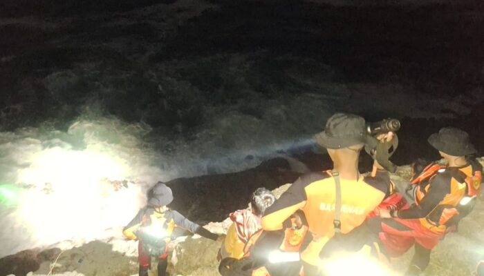 Misi Penyelamatan di Pantai Lampon: Tim SAR Berjuang Temukan Warga Hilang