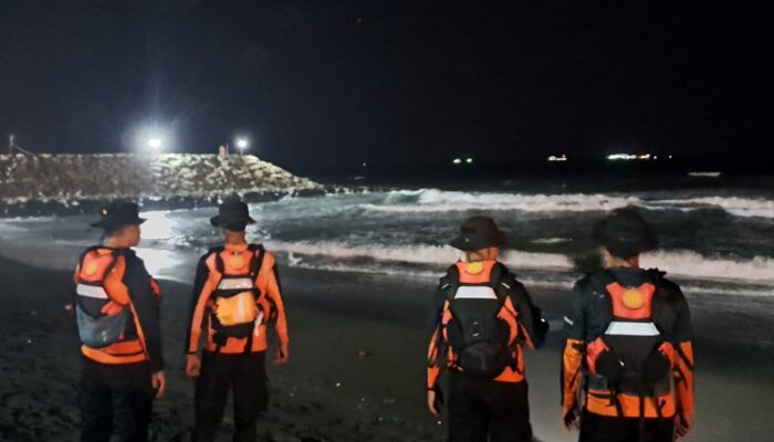 Tragedi di Pantai Selatan: Dua Kakak Beradik Hilang Terseret Ombak di Cilacap