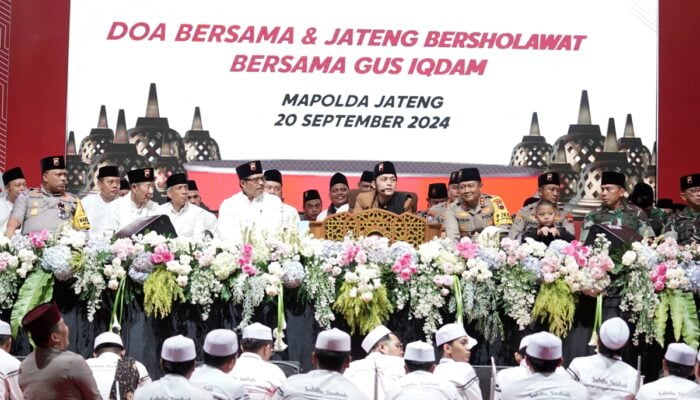 Meneladani Sifat Lebah: Gus Iqdam Serukan Persatuan di Acara Jateng Bersholawat