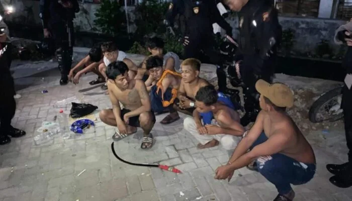 8 Remaja Terjaring Operasi Gangster dan Pesta Miras di Semarang, Senjata Tajam Disita