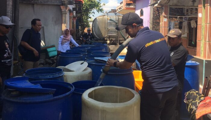 Lebih dari Sekadar Kampanye, Tim Mawar Berikan Solusi Nyata Air Bersih Saat Kekeringan