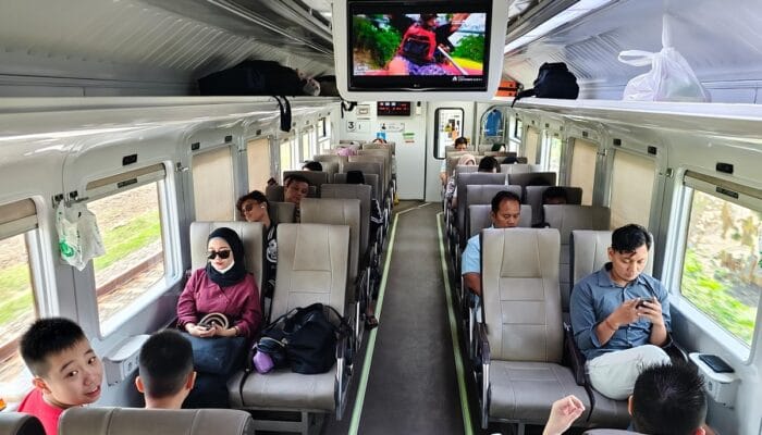 PT KAI Daop 4 Semarang Buka Pemesanan Tiket Natal & Tahun Baru: Simak Tips dan Jadwalnya