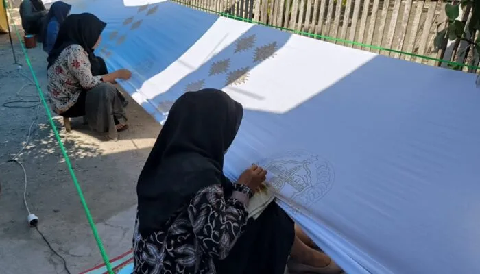 Membatik Bersama di Blora: Kain Sepanjang 15 Meter Meriahkan Peringatan Hari Batik Nasional