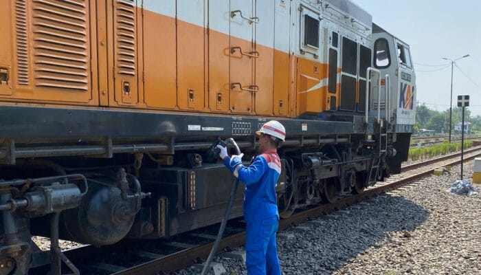 Menuju Nol Emisi: KAI Daop 4 Semarang Luncurkan Kereta Barang Berbahan Bakar Nabati