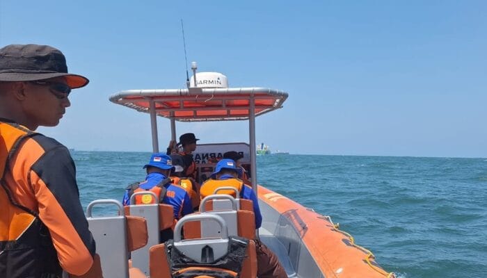 Asyik Sarapan di Atas Kapal, ABK Hilang Usai Dihantam Ombak Besar di Cilacap