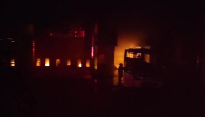 Korsleting di Area Oven, Pabrik Karoseri di Semarang Hangus Terbakar Dini Hari