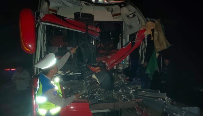 Kronologi Bus Agra Mas Tabrak Truk di Tol Semarang-Batang, 1 Penumpang Tewas